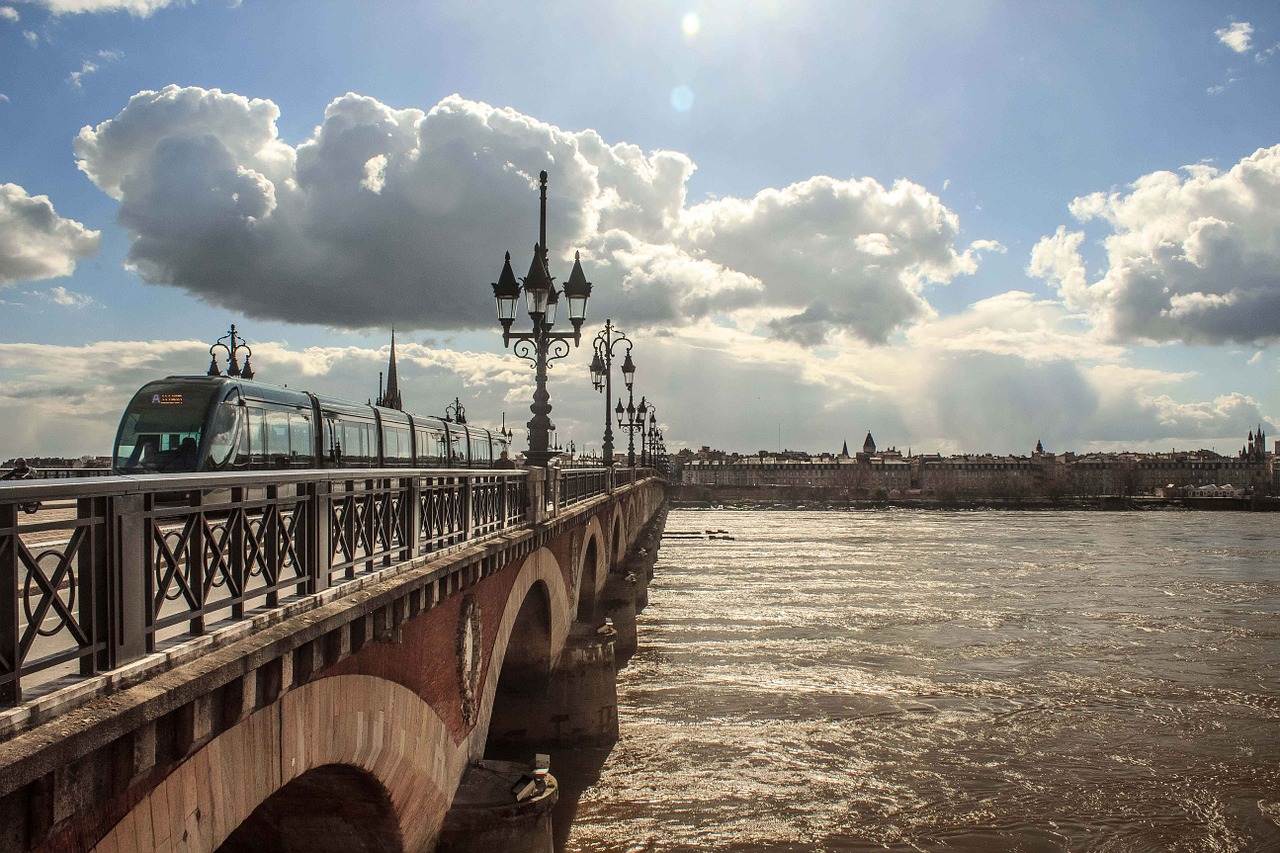 R&eacute;ussir son rachat de cr&eacute;dits dans la r&eacute;gion de Bordeaux